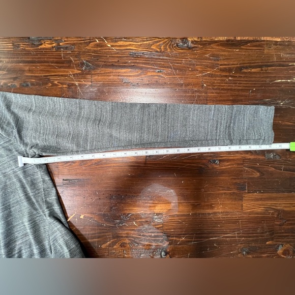 Reebok Women's 1/2 Zip Pullover Running Track Jacket Gray Size S Vented Fitted - Picture 7 of 12